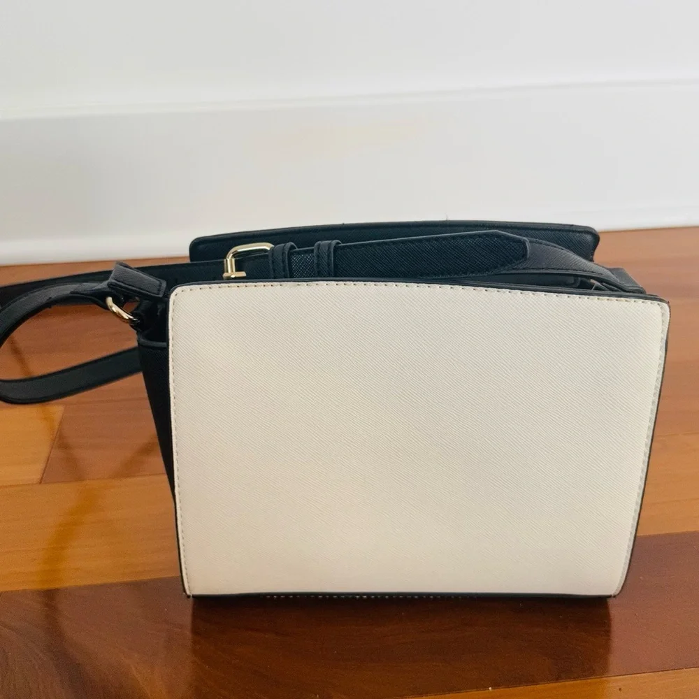 Elegant Beautiful New Crossbody bag in color block pattern in black and Beige